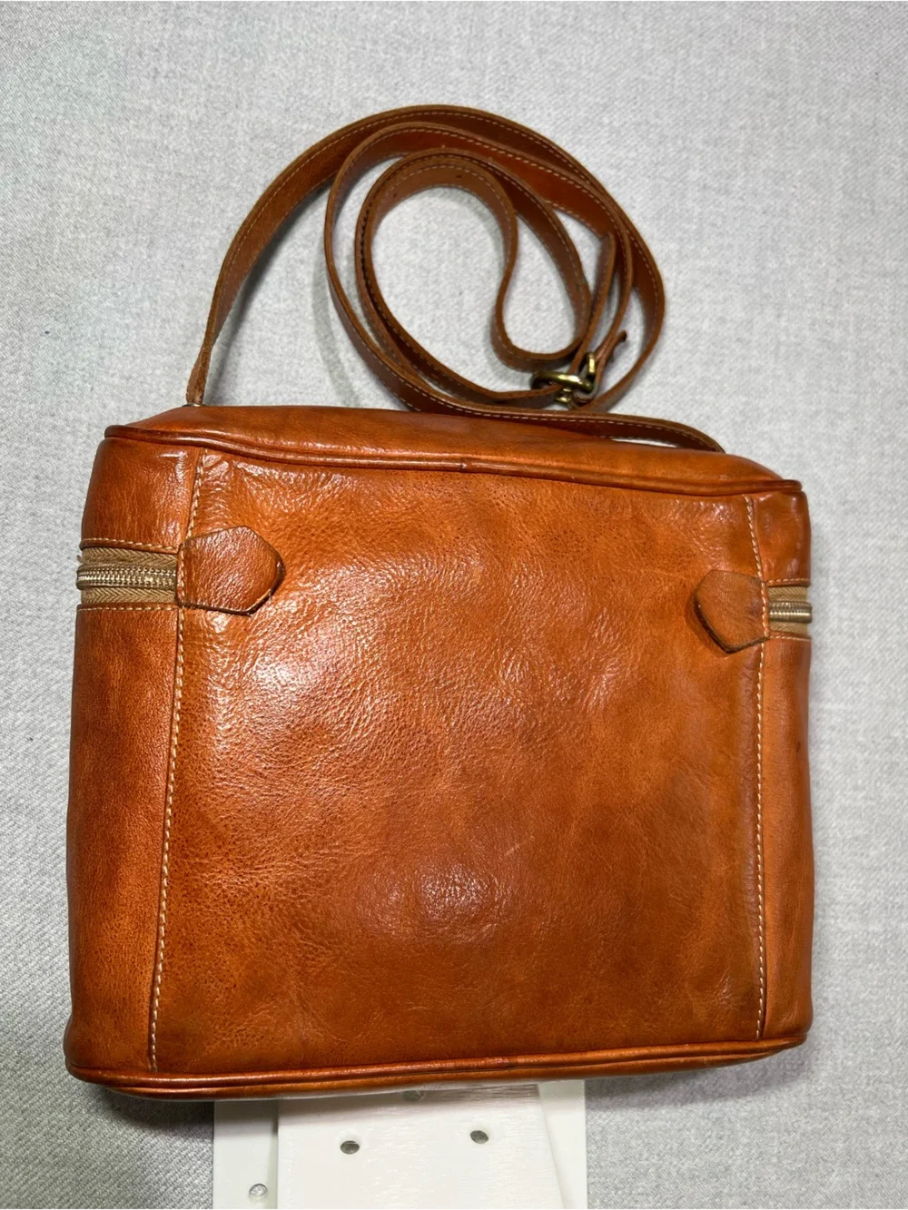 Vtg IL BISONTE Tan Leather Crossbody / Satchel Shoulder Bag Italy